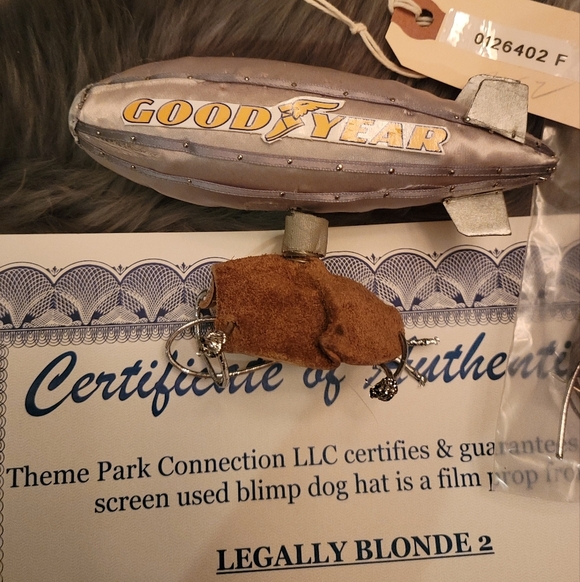 Official Movie Prop! ♥️ LEGALLY BLONDE 2, Bruiser Woods' Goodyear Blimp Hat - Picture 11 of 13
